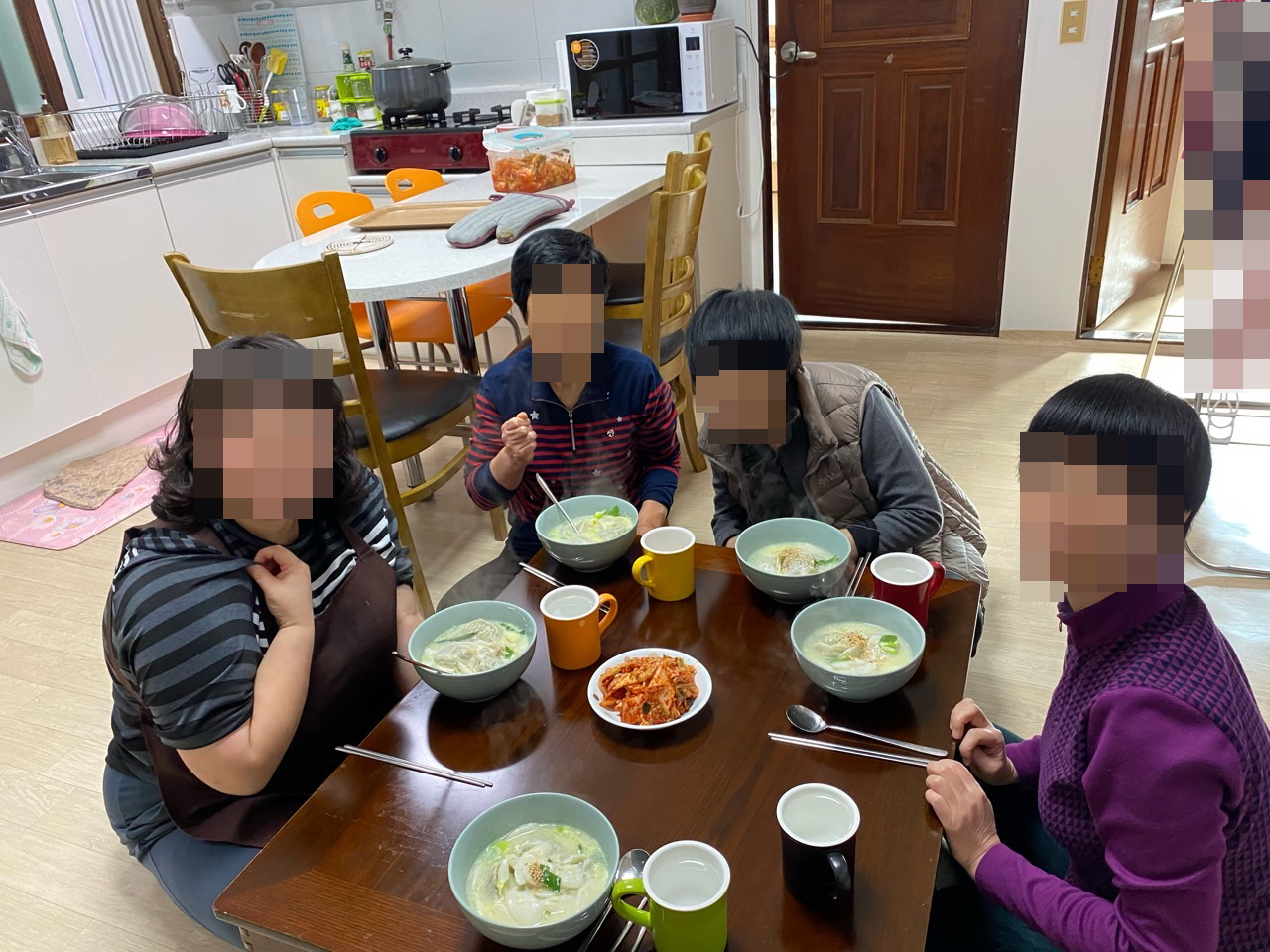 20210101-새해첫날만두국 먹어요.jpg