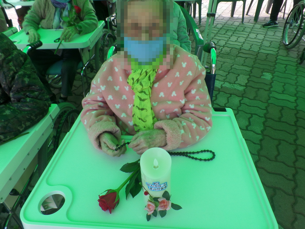 홍천군노인요양원_20200528_성모의날 행사2.JPG