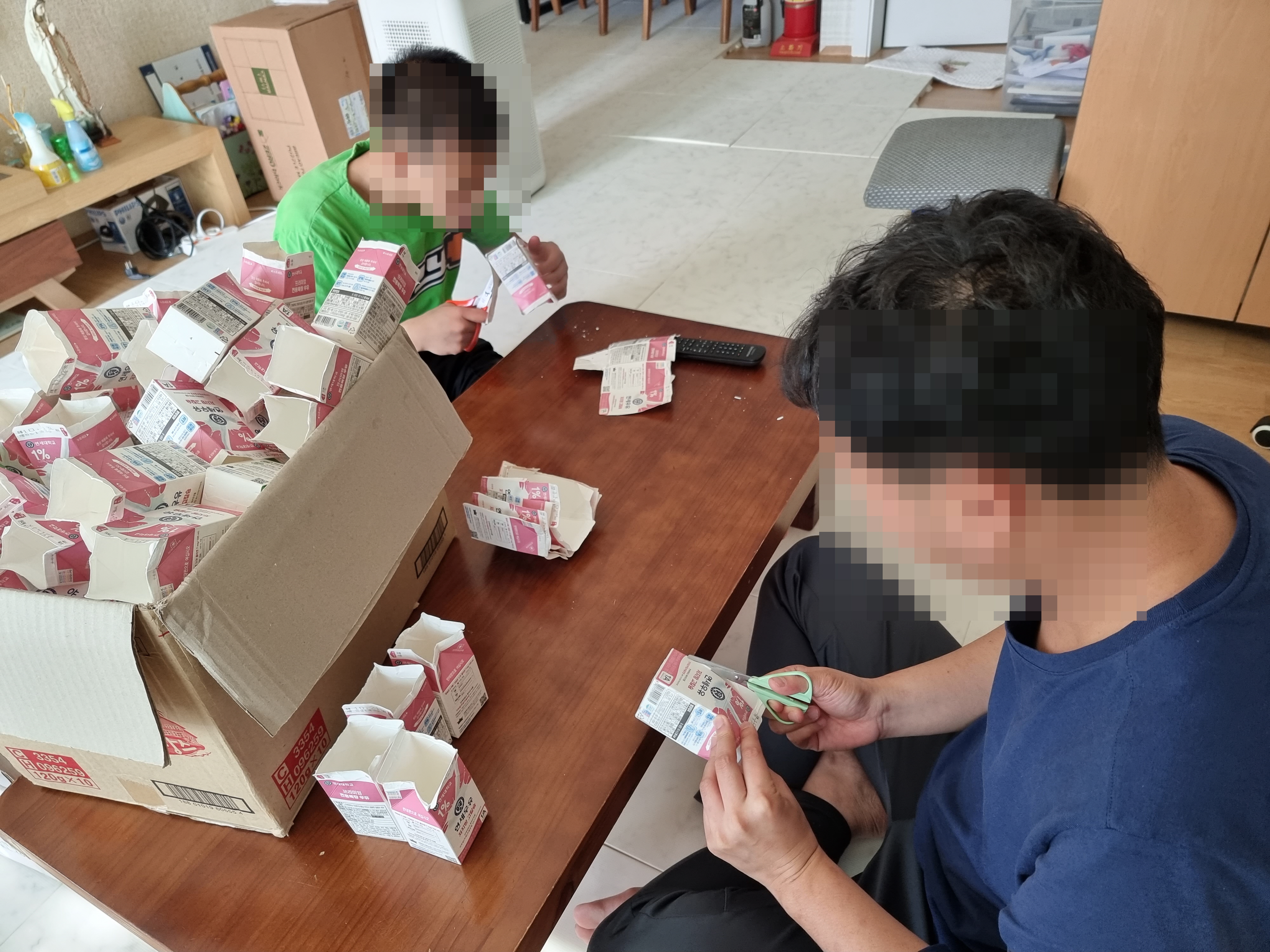 재활용을 하고 있어요.jpg